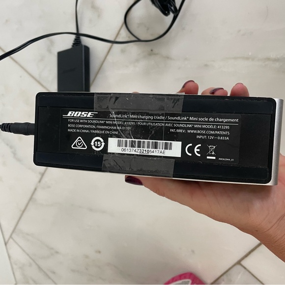 Bose Sound Link Mini Bluetooth speaker with charging cradle tested and works - Picture 3 of 5